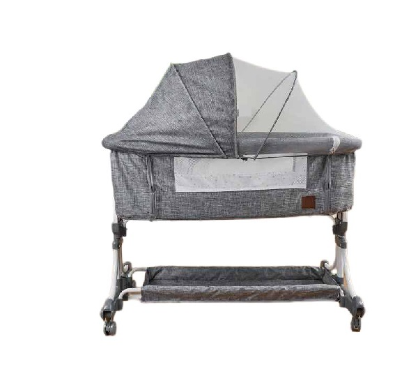 Bedside-Bassinet-with-Storage