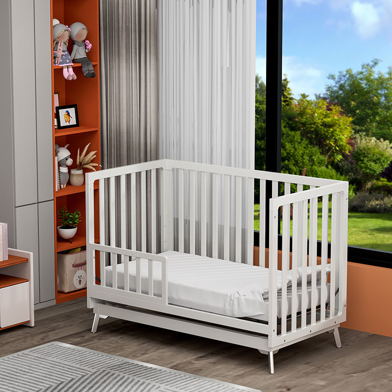 Popular White 3 in 1 Convertible Crib