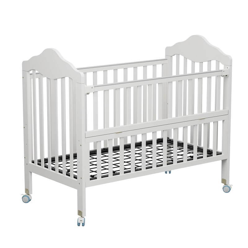 سرير أطفال خشبي كلاسيكي أبيض بعجلات 1039-a10