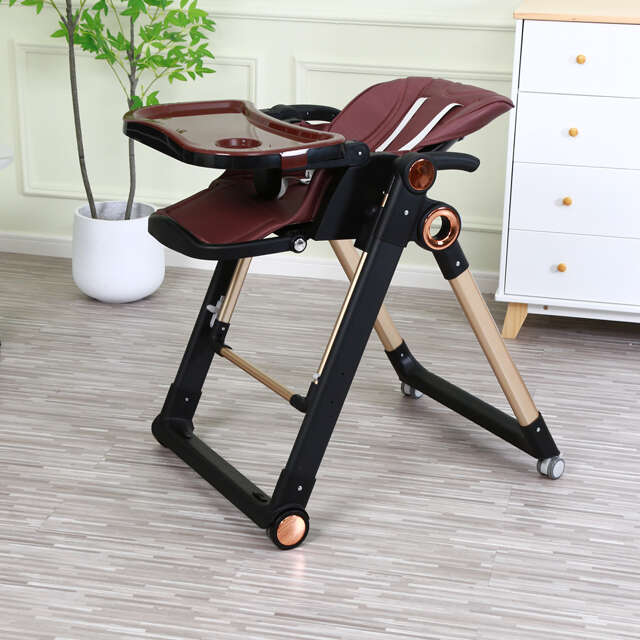 Chaise d'alimentation pliable avec double plateau