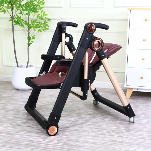 Chaise d'alimentation pliable avec double plateau