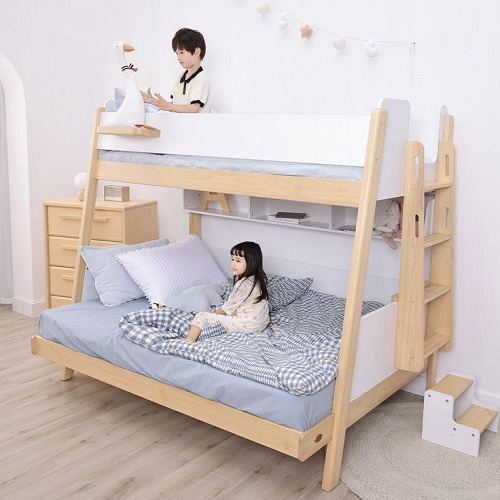 two kids on the bunk bed